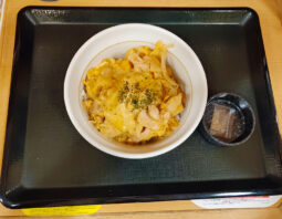 [なか卯]濃厚チーズの親子丼[並](590円)