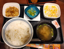 [吉野家]納豆牛小鉢定食(404円)